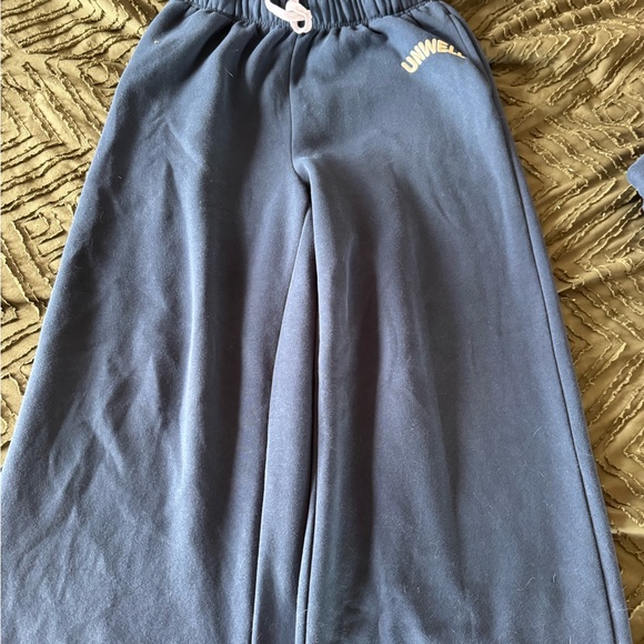 UNWELL MATCHING SET - Picture 6 of 7